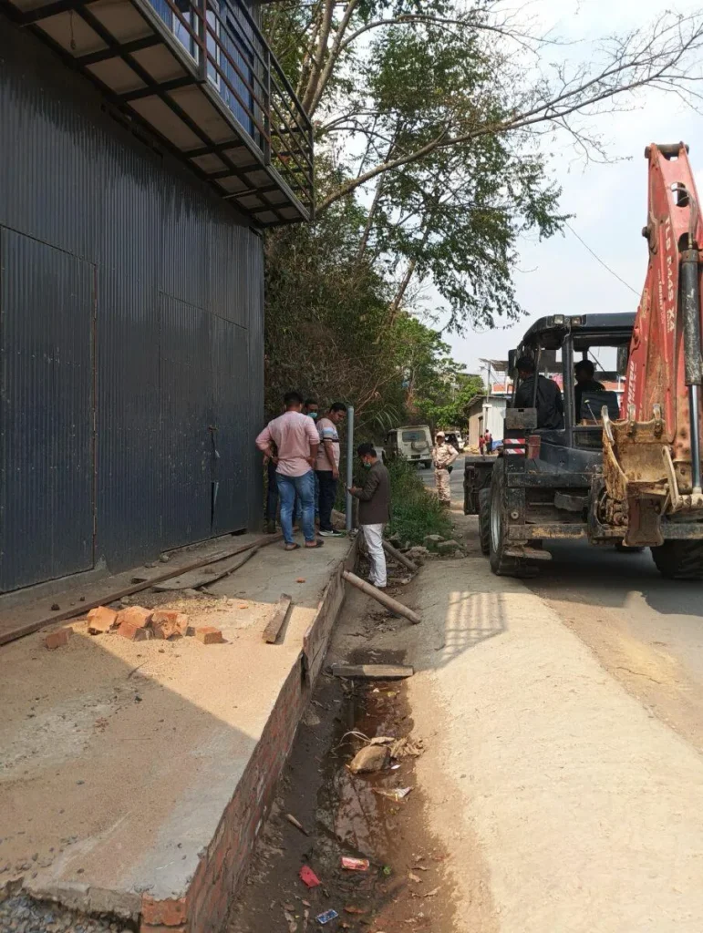 Eviction Drives Carried Out by Senapati District Administration Along NH-02 and Riverbanks 1 rrr